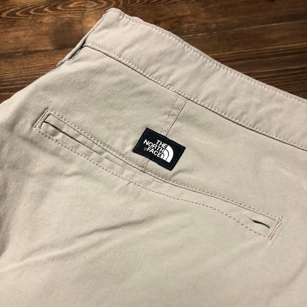 Men’s North Face khaki shorts